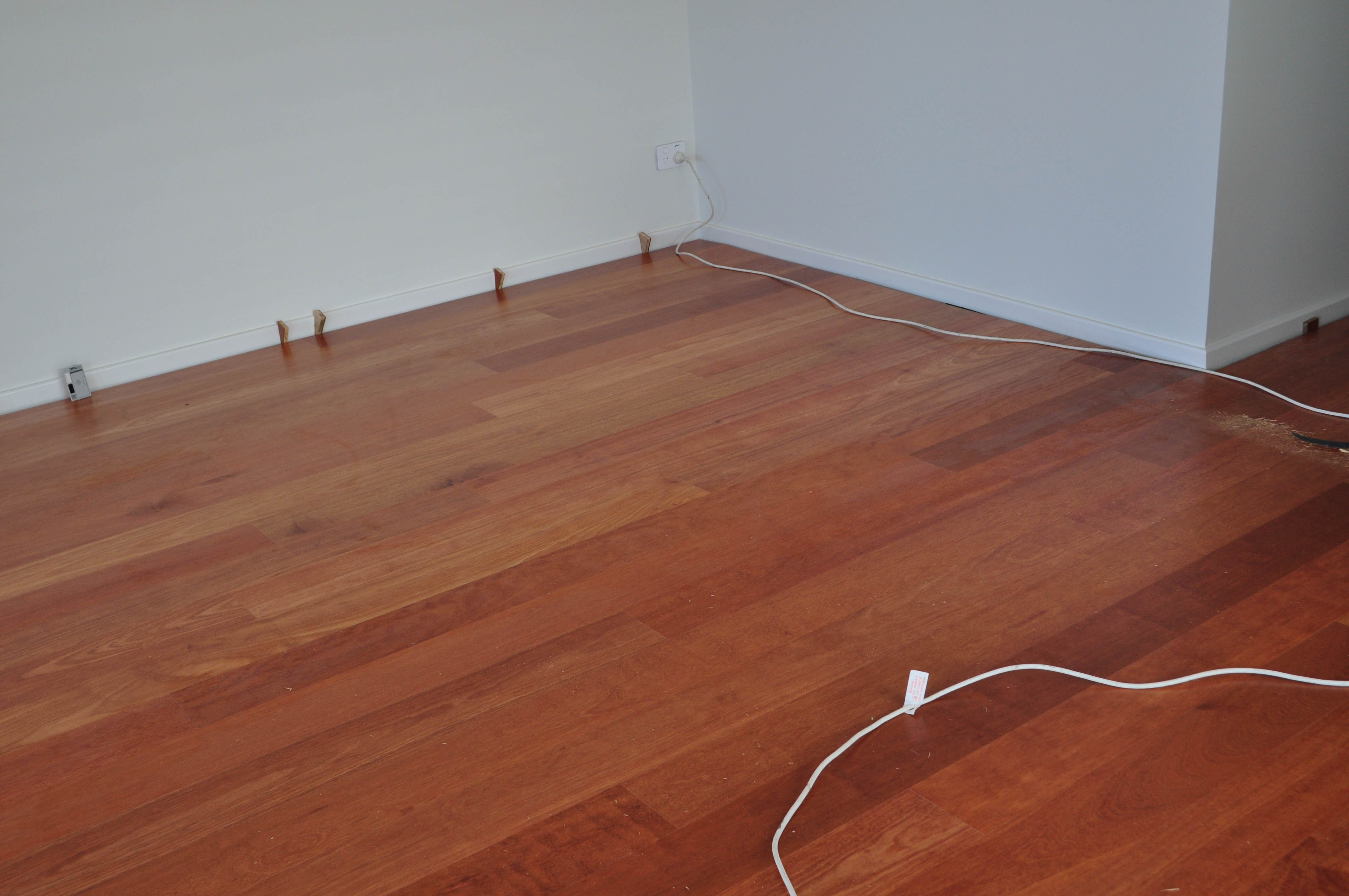 This picture shows 12mm thick, kempes laminate floorboard flooring.